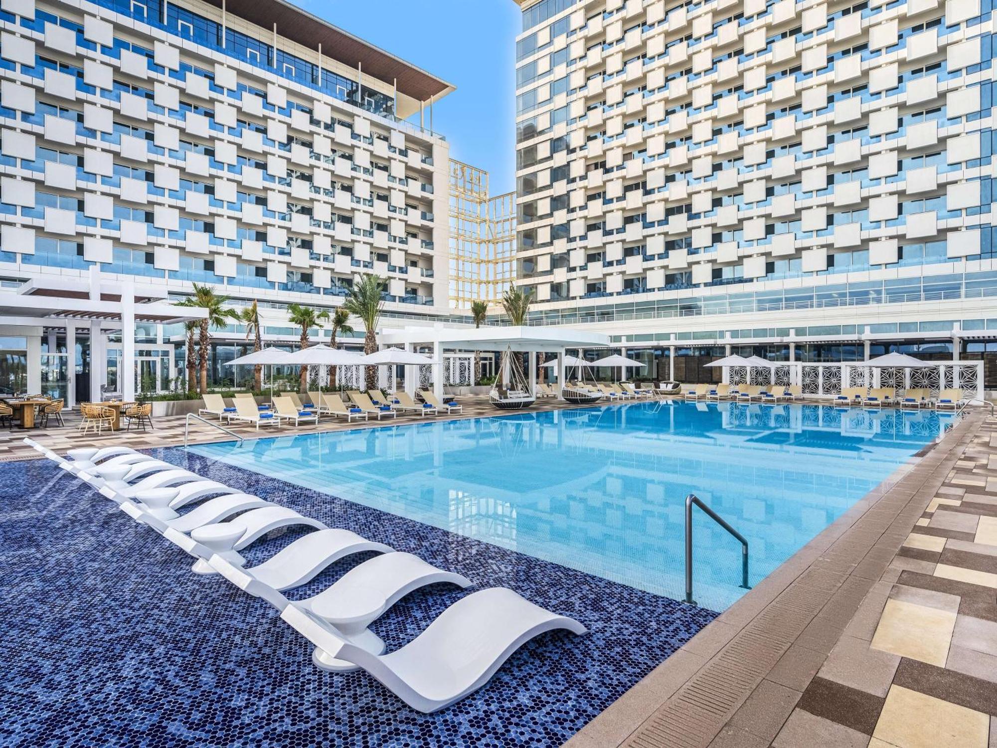 Rixos Gulf Hotel Doha Exterior photo The pool at the Hilton Tel Aviv