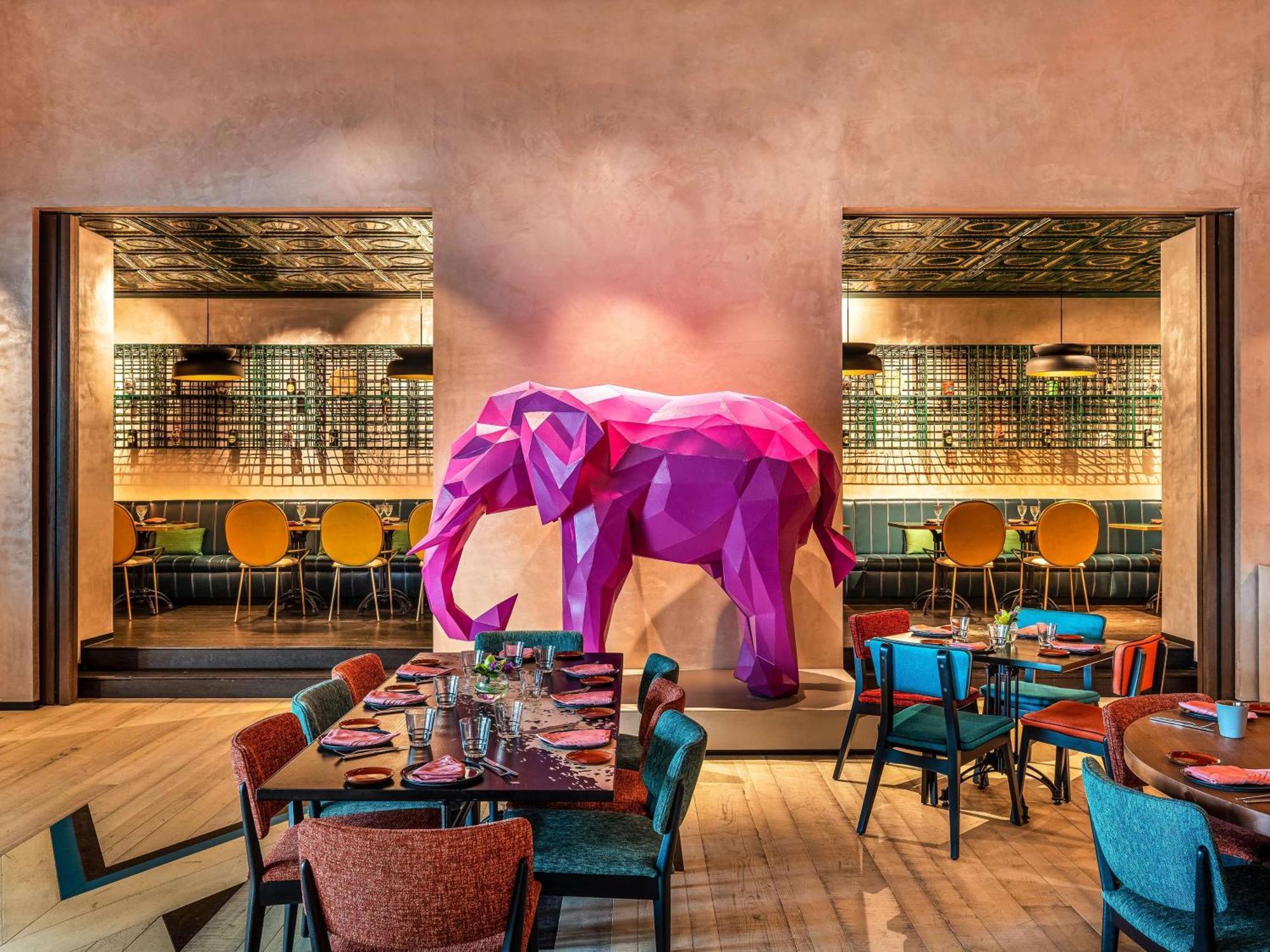 Rixos Gulf Hotel Doha Exterior photo The Elephant Bar